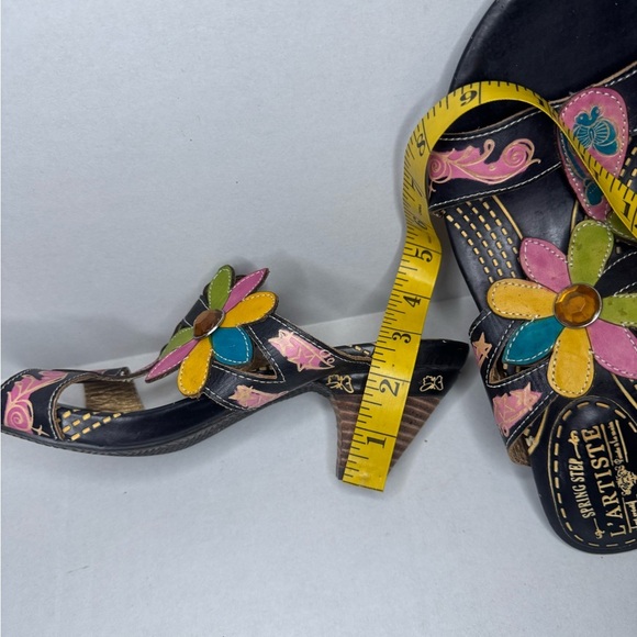 L'ATISTE Women's Multicolor Floral Sandals - Picture 9 of 9
